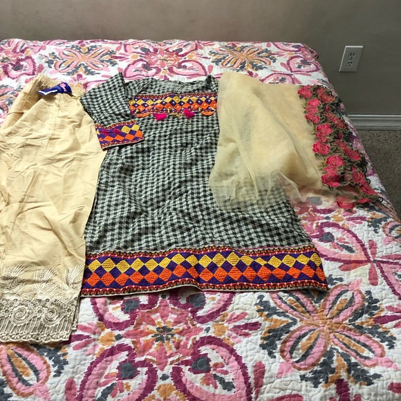 Pakistani Dress new size small - Picture 7 of 8